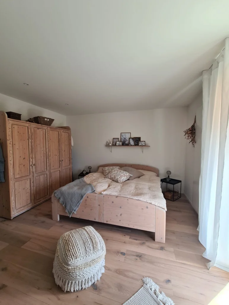 Schlafzimmer 1